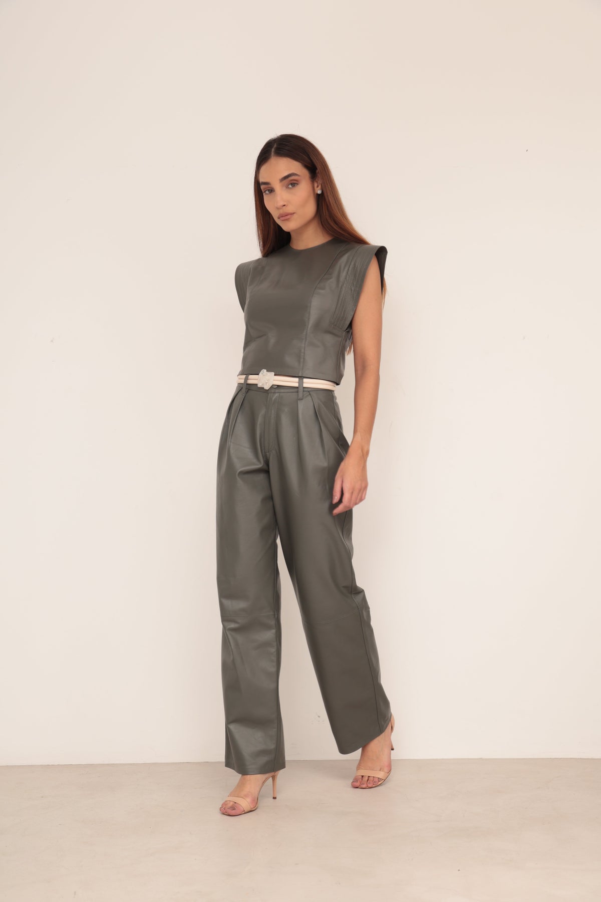 Cal�a Couro Barrel Pregas - Militar