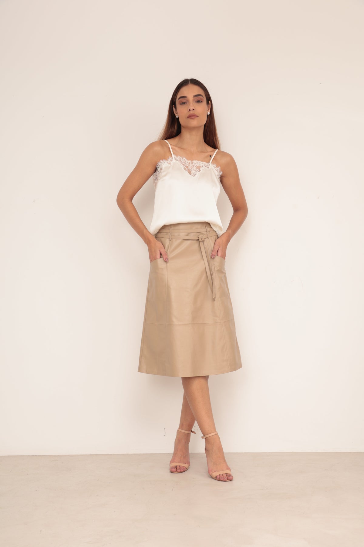 Saia Midi Bolso - Avel�