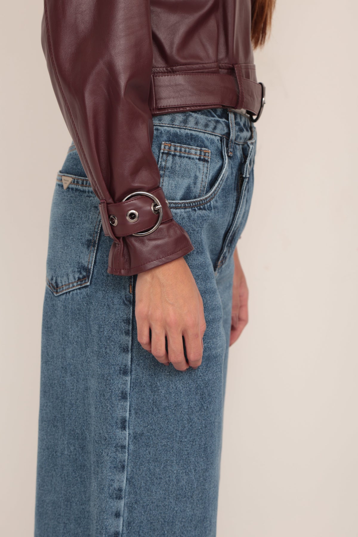 Jaqueta de Couro Fivela - Marsala